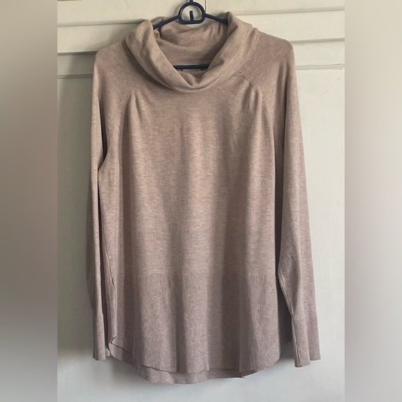 Raya By Cyrus Cowl Neck Sweater. Pre-Owned. - Picture 1 of 4
